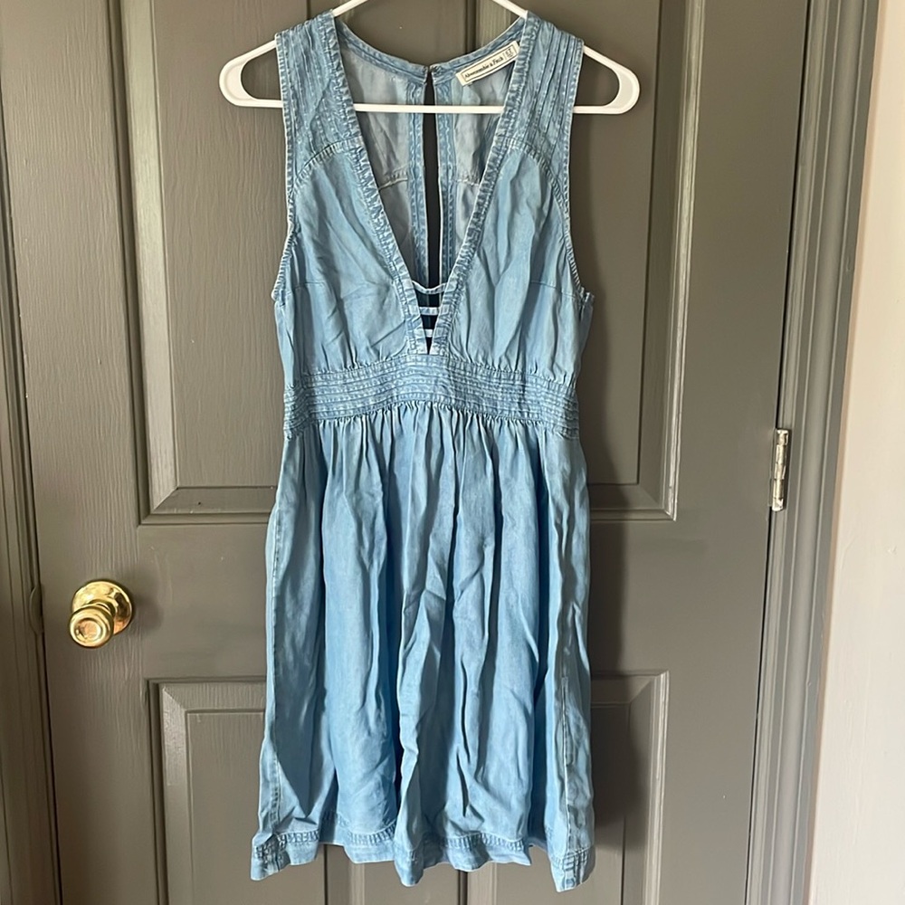 Abercrombie & Fitch Chambray Mini Dress Size 6 tall